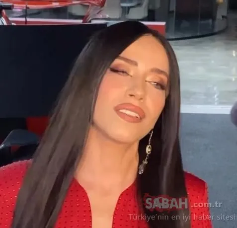 Kim der ki 50 yaşında! Burcu Güneş kırmızı tulumu ve yeni imajıyla beğeni topladı!