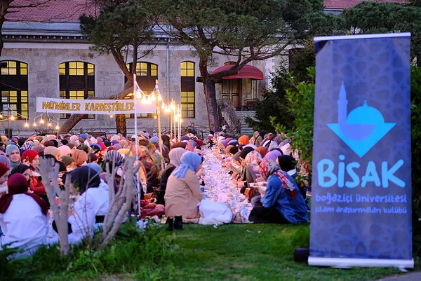 bogazici-universiteli-gencler-iftarda-bulustu-1650968049203.jpg