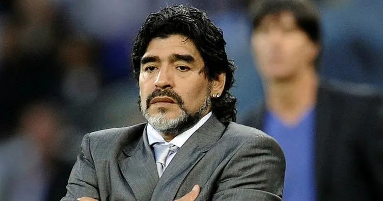 Maradona omzundan ameliyat edildi