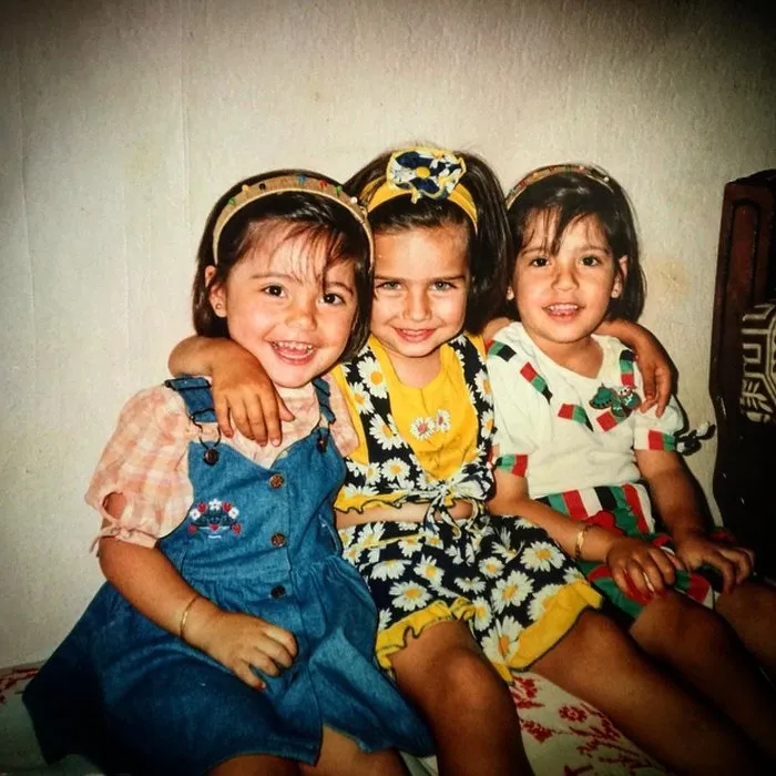 Çocukluk fotoğrafı ortaya çıktı! Türkiye güzeli olan bu ünlüyü tanıyabildiniz mi?