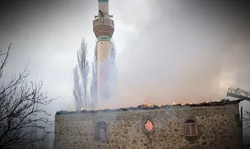 Yunanistan’da Beyazıt Camii’nde yangın çıktı!