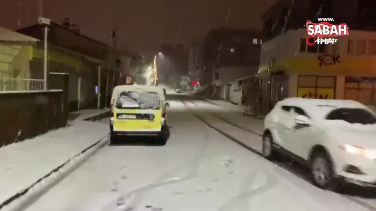 Karlıova'da beklenen kar yağışı başladı