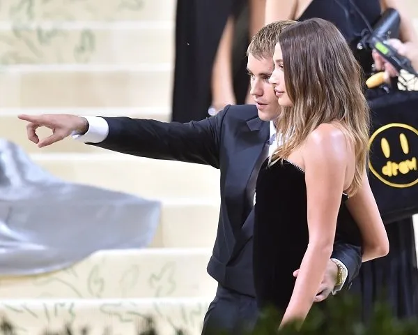 Boşanıyorlar mı? Justin Bieber Hailey’i takipten çıktı: Hayranları şoka girdi!