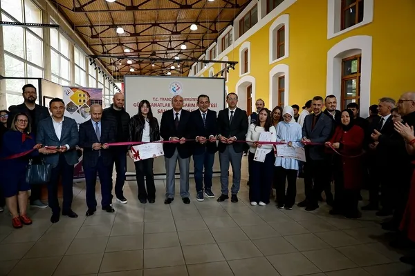 genclerden-bagimliliga-sanatli-mesaj-ozgur-ol-bagimli-degil-1778057989387.jpg