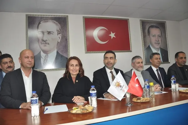 mersin-milletvekili-nureddin-nebati-sikmadik-el-calmadik-kapi-birakmayacagiz-1702137536206.jpg