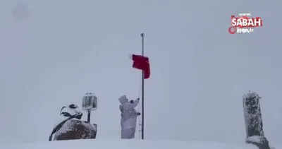 Milli Savunma Bakanlığı’ndan flaş paylaşım! Mehmetçikten gururlandıran bayrak değişimi kamerada... | Video