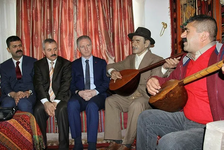 Sivas’ta Aşık Veysel Kültür ve Sanat Evi açıldı