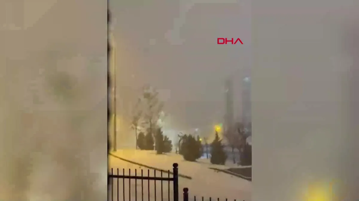 Şırnak’ta kar yağışı sırasında apartmana yıldırım düştü videosunu izle Şırnak’ta kar yağışı sırasında apartmana yıldırım düştü videosunu izle