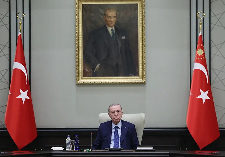 SON DAKİKA... Milyonlarca emeklinin gözü bu toplantıda: Başkan Erdoğan yılın ilk kabinesini topladı!