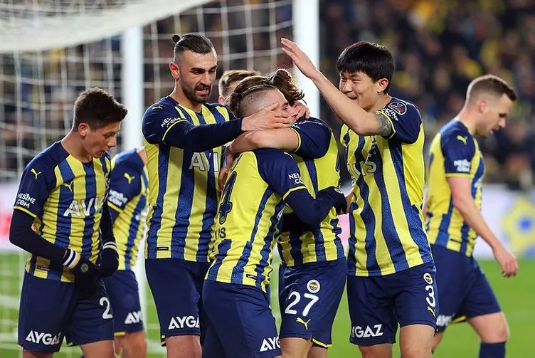 Son dakika haberleri: Herkes kadro dışı kalmasını beklerken dev teklif geldi! Yıldız isim Fenerbahçe’den ayrılıyor…