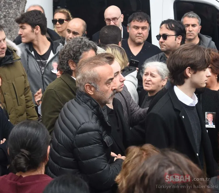 Zafer Çika’nın cenazesinde duygu yüklü anlar! Demet Akbağ’ın oğlu Ali Çika’yı Yılmaz Erdoğan teselli etti