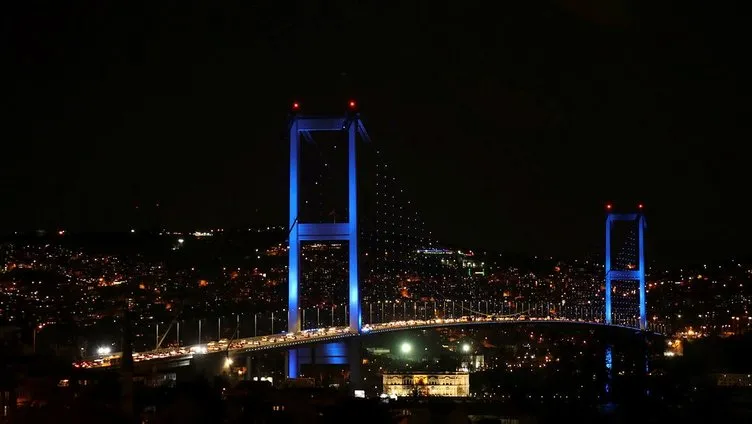 Otizm Farkındalık Günü’nde İstanbul maviye büründü