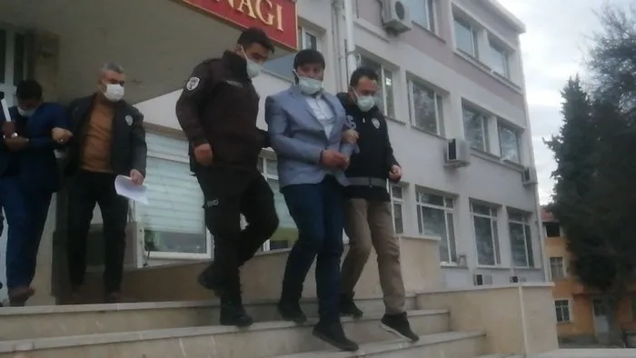 Antalya’dan uyuşturucu satmak için Denizli’ye gelen 2 kişi tutuklandı