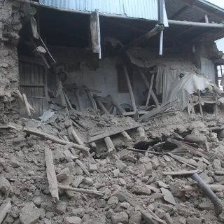 Depremin hasarı gün ağarınca ortaya çıktı