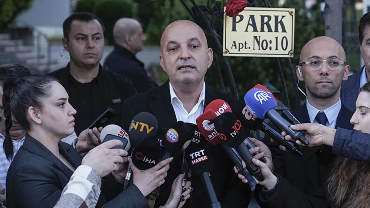 CHP’li Mahir Polat: Kemal Bey’e hain diyenlerin partiyle ilişiği kesilir CHP’li Mahir Polat: Kemal Bey’e hain diyenlerin partiyle ilişiği kesilir