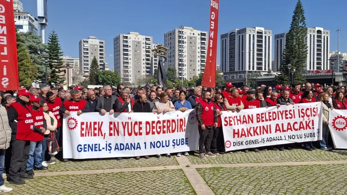 CHP’li seyhan Belediyesi’nde işçilerin zam ve ödenmeyen alacak isyanı CHP’li seyhan Belediyesi’nde işçilerin zam ve ödenmeyen alacak isyanı