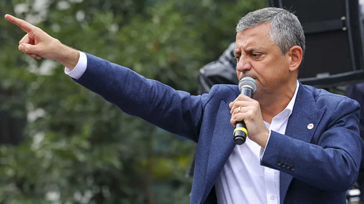 Yeni Parti'den CHP soygunu.. Arabalar hurdalıkta çıktı