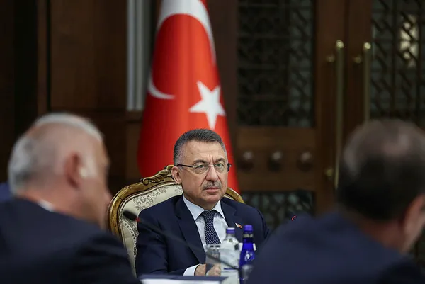 fuat-oktay-baskanliginda-e-ticaret-duzenleme-taslagi-toplantisi-yapildi-iste-ele-alinan-konular-1653569180496.jpg Fuat Oktay başkanlığında e-Ticaret Düzenleme Taslağı toplantısı yapıldı! İşte ele alınan konular