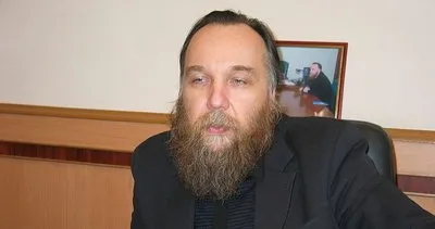 Rus siyasetçi Dugin konuştu: Batı hata yapıyor! Dünya savaşı uyarısı...