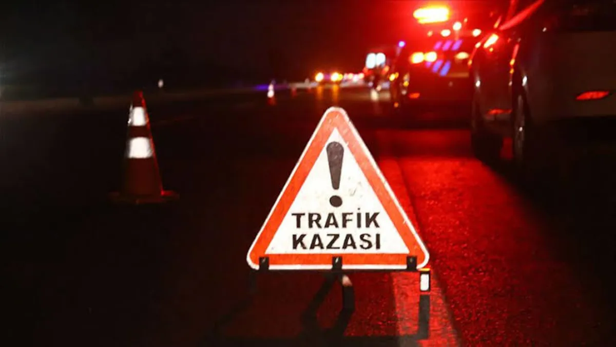 Ardahan’da kamyonet ile traktör çarpıştı: 3 kişi yaralandı Ardahan’da kamyonet ile traktör çarpıştı: 3 kişi yaralandı
