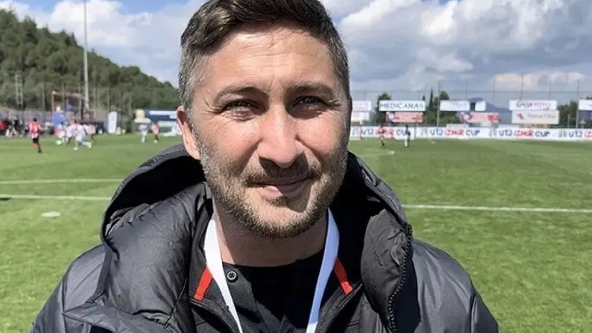 Sabri Sarıoğlu, 19 Yaş Altı Milli Futbol Takımı'ndaki görevinden ayrıldı