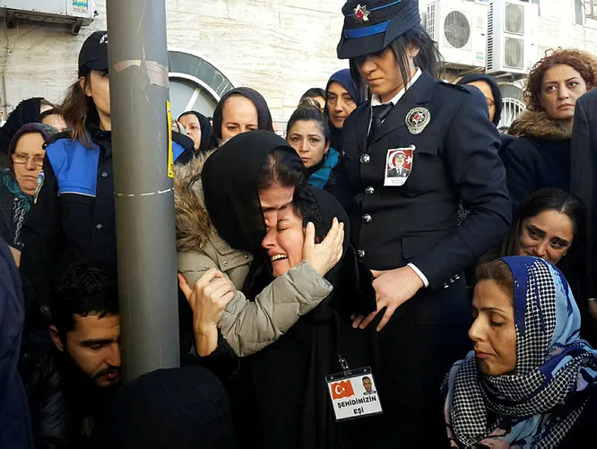 Şehit Rize Emniyet Müdürü Altuğ Verdi memleketi Mersin'de toprağa ...