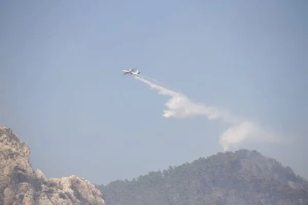 mugla-valisi-akbiyiktan-yangin-aciklamasi-kismen-kontrol-altinda-1729421460717.jpg