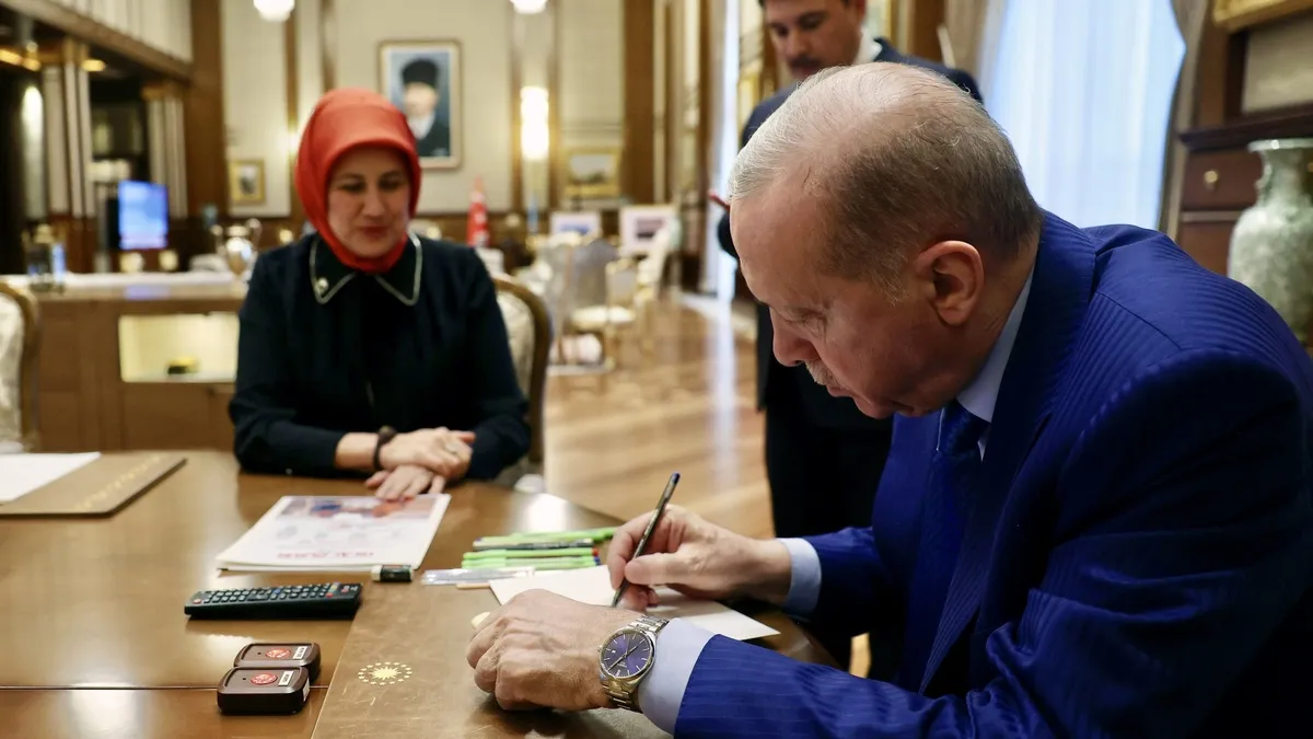 Başkan Erdoğan, kurban vekaletini Türk Kızılay’a verdi Başkan Erdoğan, kurban vekaletini Türk Kızılay’a verdi