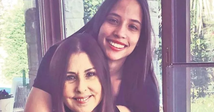 Küçük Ayşe gelin oluyor