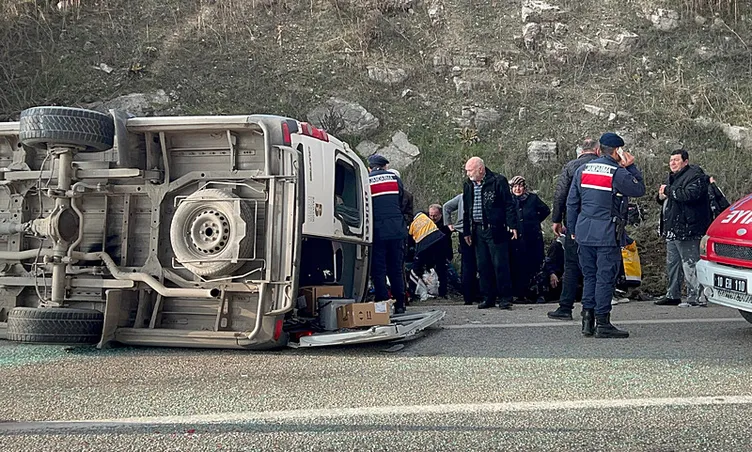 Balıkesir’de otobüsle otomobil çarpıştı: Feci kazada 2 kişi öldü, 21 kişi yaralandı!