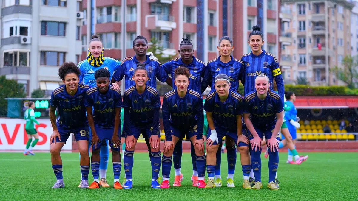 Fenerbahçe Kadın Futbol Süper Ligi’nde şampiyon oldu! Fenerbahçe Kadın Futbol Süper Ligi’nde şampiyon oldu!