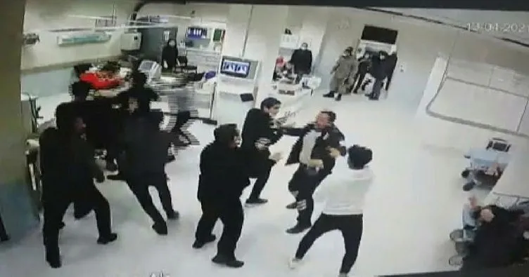 Sivas’ta skandal görüntüler! Hasta yakınlarının sağlık çalışanlarına saldırı anı kameraya yansıdı