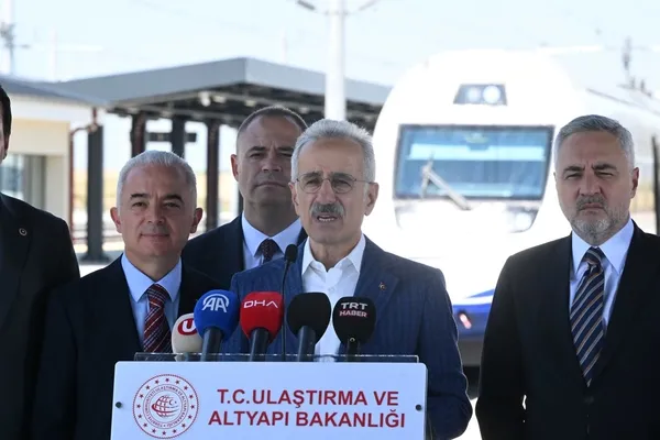 istanbuldan-yolculuk-4-saatten-15-saate-dusecek-halkali-kapikule-demiryolu-hattinda-son-asama-1780747790096.jpeg