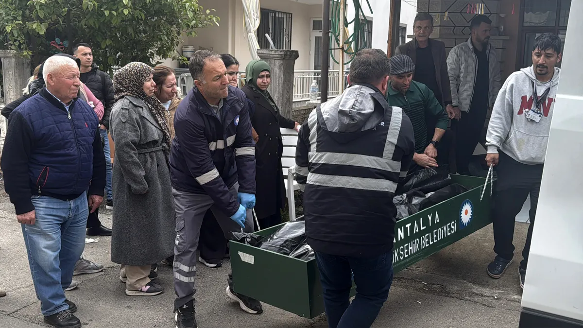 SON DAKİKA… Antalya’da 34 yaşındaki Oğuz Demiralay evinde ölü bulundu! Annesinin feryadı yürek burktu: İçim acıyor… SON DAKİKA… Antalya’da 34 yaşındaki Oğuz Demiralay evinde ölü bulundu! Annesinin feryadı yürek burktu: İçim acıyor…