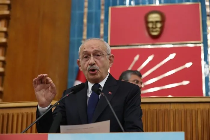 halk-tv-ile-yapilan-anlasmayi-gormezden-geldi-piskin-piskin-basin-ozgurlugu-yok-dedi-kilicdaroglu-vatandasin-a-1690283112839.jpg Halk TV ile yapılan anlaşmayı görmezden geldi, pişkin pişkin 'Basın özgürlüğü yok' dedi! Kılıçdaroğlu vatandaşın aklıyla alay etti...
