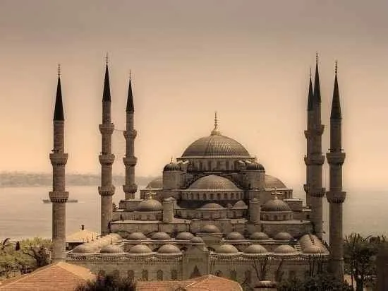 Dünyanın En Büyük 10 Camisi