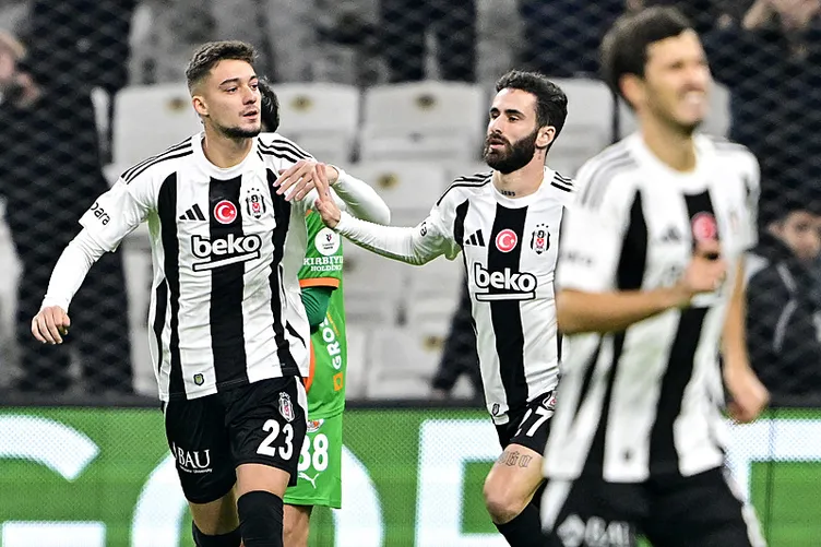 Son dakika haberi: Beşiktaş - Alanyaspor maçına damga vuran pozisyon! Mustafa Çulcu’dan flaş penaltı yorumu...