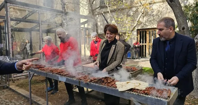Hanım Ağa’dan TBMM’de vekillere ciğer ziyafeti