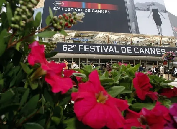 Dünya sinemasının kalbi Cannes'da atıyor