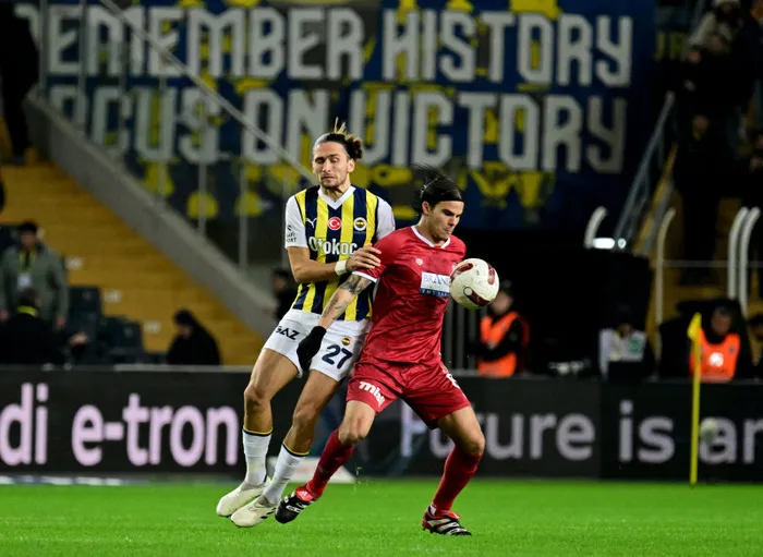 son-dakika-fenerbahce-sivassporu-konuk-ediyor-kritik-macta-ilk-gol-geldi-1701711034419.jpg