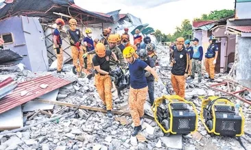 Filipinler 6.9’la sallandı 69 ölü