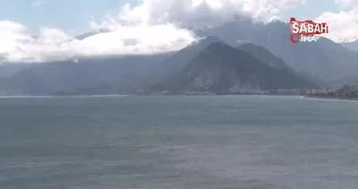 Soğuk hava dalgasıyla birlikte dünyaca ünlü sahil sessizliğe büründü | Video