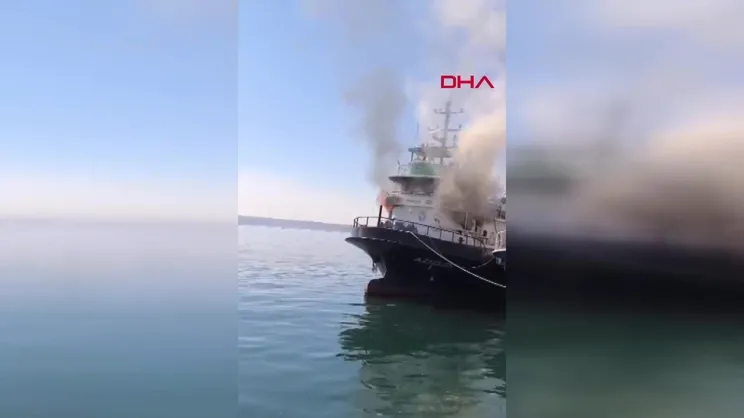 Sarıyer'de teknede yangın | Video