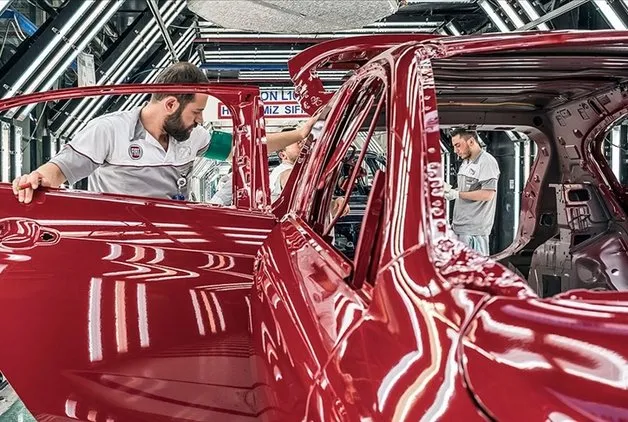 REKOR KIRILAN OTOMOTİV PAZARINDA LİDER OLDU