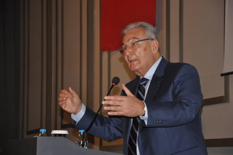 Deniz Baykal kimdir?