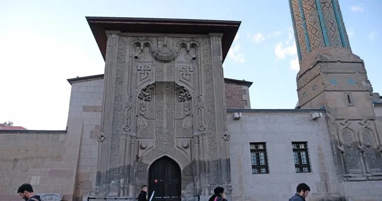 Selçuklu’nun simgelerinden İnce Minareli Medrese’ye ’restorasyon’ kararı