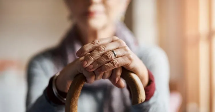 65 yaş üstü kişilere evde sosyalleşme imkânı sağlanmalı