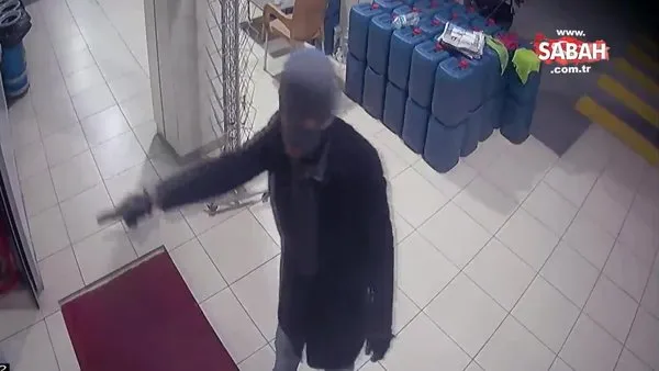 Adana'da tişörtten maske yapıp akaryakıt istasyonuna giren soyguncular yakalandı | Video