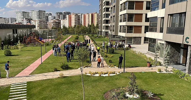 Şanlıurfa’da site bahçesinde alacak verecek kavgası: 4 kişi yaralandı!