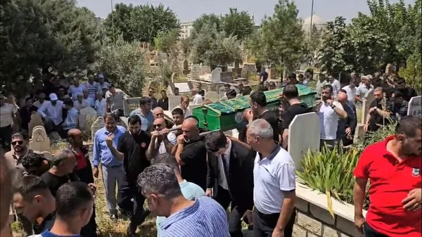 gorev-basinda-hayatini-kaybeden-itfaiye-eri-omer-kaplan-topraga-verildi-1785505345774.jpg